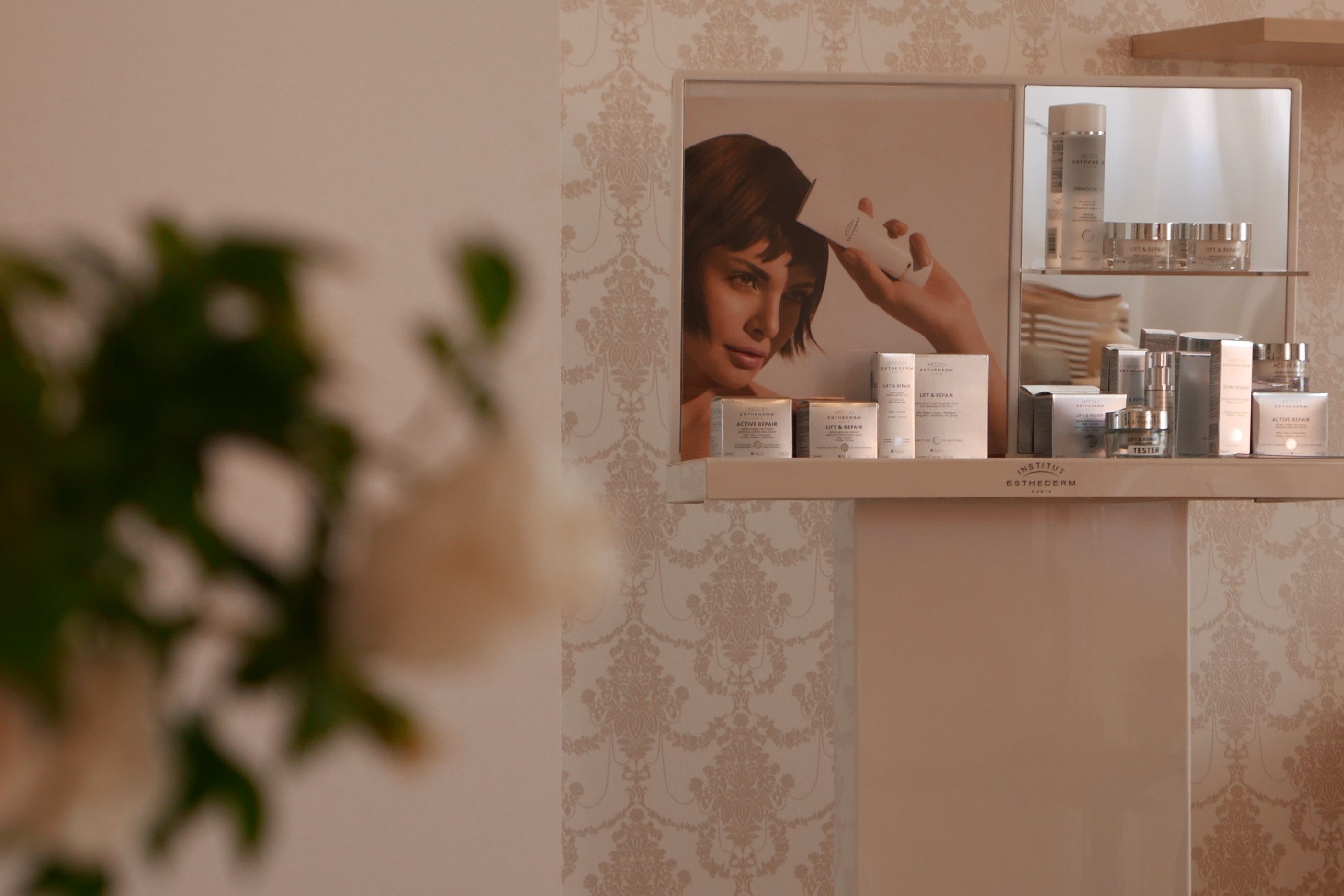 Produkty Institut Esthederm v salonu La Petite France